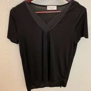 Black soft detailed neck tee